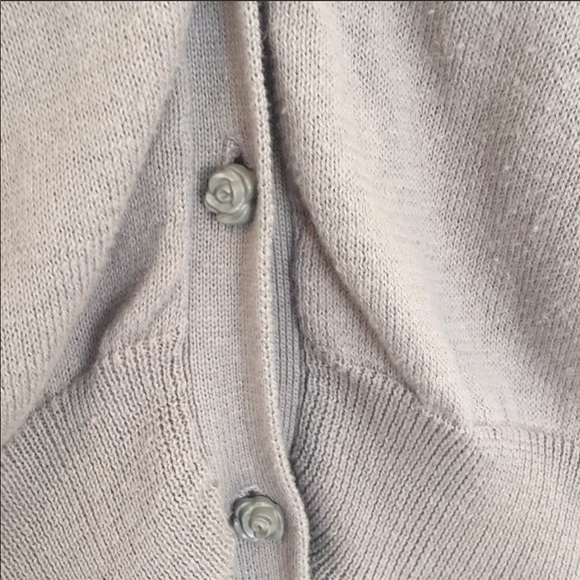Like New adorable gray button up knit sweater M - Picture 4 of 4